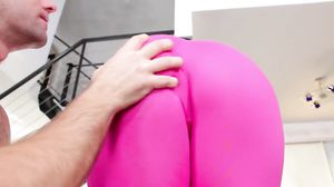 Yoga Pants Never Looked So Good On Curvy Skylar Snow