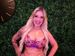 Bbw White Chick Big Boobs Cam Play