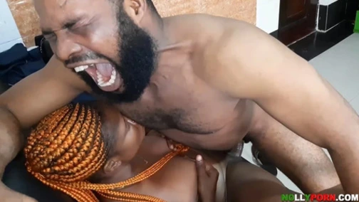 Student Paid Lecturer With Sex (Ladygold & Krissyjoh)