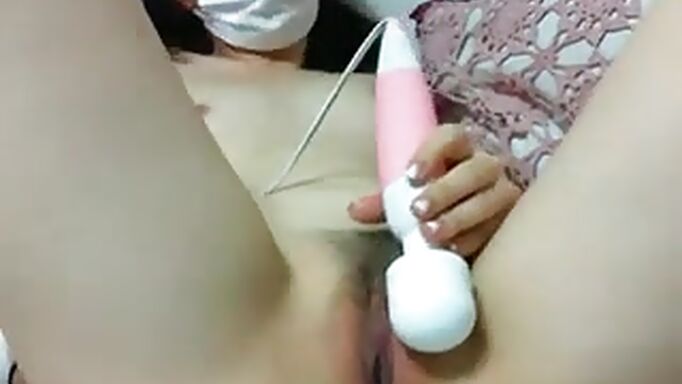 Sexy Japanese Webcam Model Uses All Of Her Sex Toys To Cum