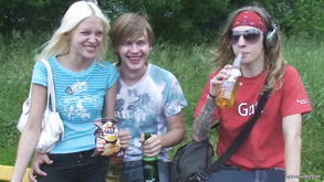 Slutty 18yo Schoolgirls Enjoy Making Out Party