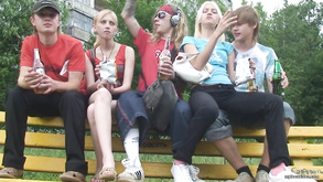 Slutty 18yo Schoolgirls Enjoy Making Out Party