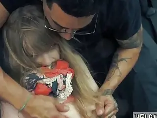 Sluty Girl Loves BDSM And Sucking Dicks In A Car