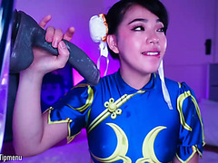 Chun Li Gagging On Rubber Cock And Shaking Big Ass On It   Webcam