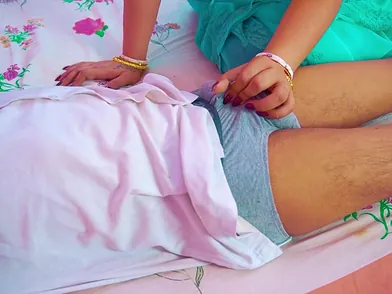 Stepmom With Huge Tits Seduces College Girl For Wild Gonzo Sexcapades