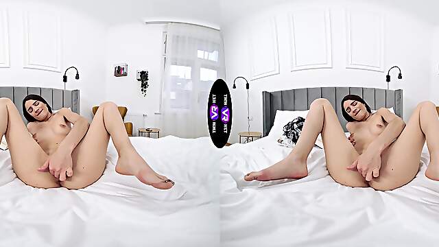 A Hot Solo Girl Plays With Her Pussy In A 180 Degree View