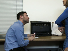 A Guy Gets A Chance To Fuck His Boss’s Gorgeous Wife Nikki Capone In Office