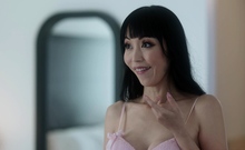 Sexy Cougar Enjoys Passionate Session