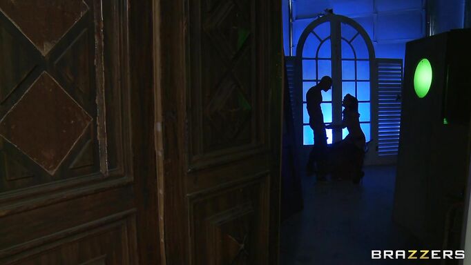 Milf Having Hardcore Wearing Her Stockings