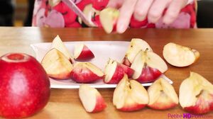 Jenny Wild – Step Sisters Warm Apple Pie S20 E4