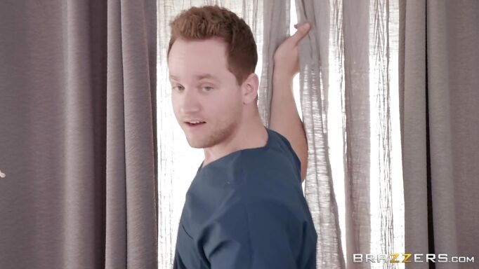 Handsome Masseur Squeezed Her Huge Tits And Licked Her Pussy