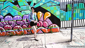 Leggy Harlot Alex Harper Enjoys Anal In Dude’s Car