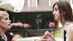 Mommy Tall Teenie Garden Play