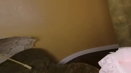 Myra Moans As BRIDGERTON's DAPHNE Has To Prove The Rumors About Her Not Consuming Her Marriage Are False