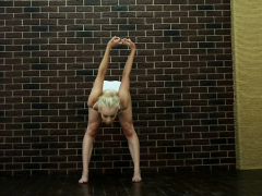 Hot Teen Babe Does Gymnastics Naked Dora Tornaszkova