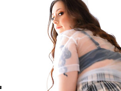 Curvy Brunette In Collar Gets Pounded By Big Cock In Rough Play