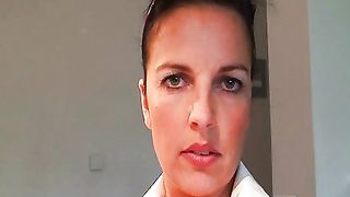 Anteprima Del Video: Nurse Bruna Sega Un Cazzo Per Farlo Sborrare
